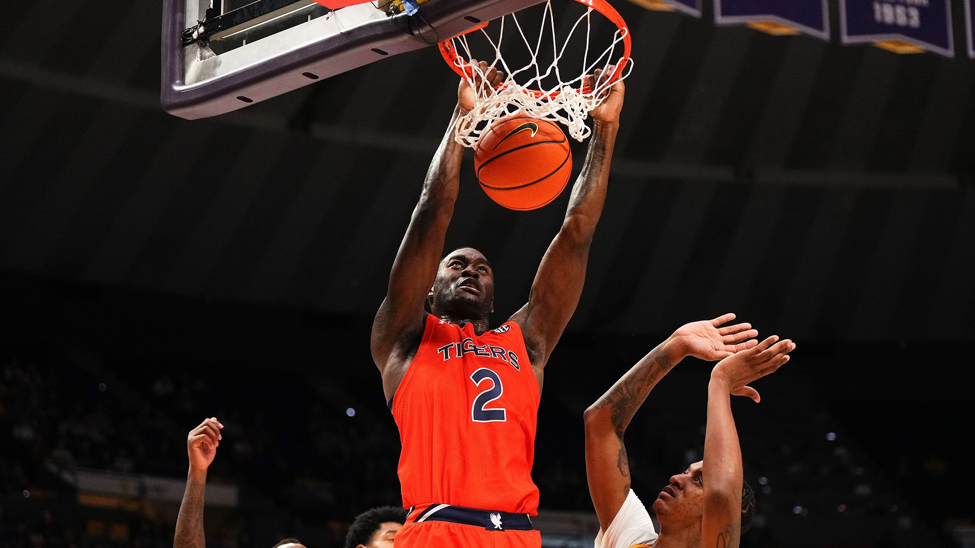 Defense Shines No 16 Auburn Leaves LSU With 67 49 Road Win Auburn