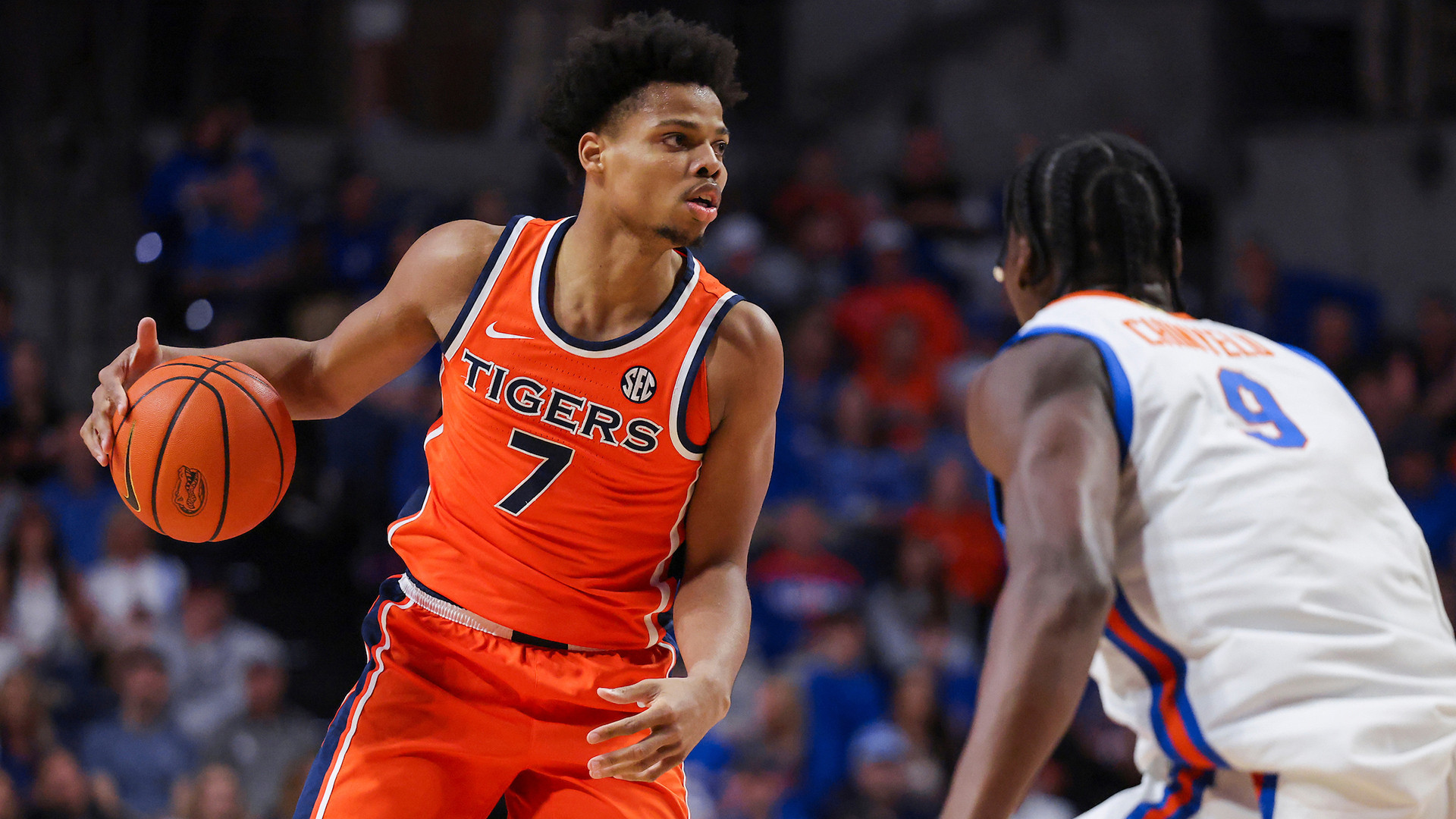 No. 2 Auburn wins at South Carolina, improves to 3-0 in SEC