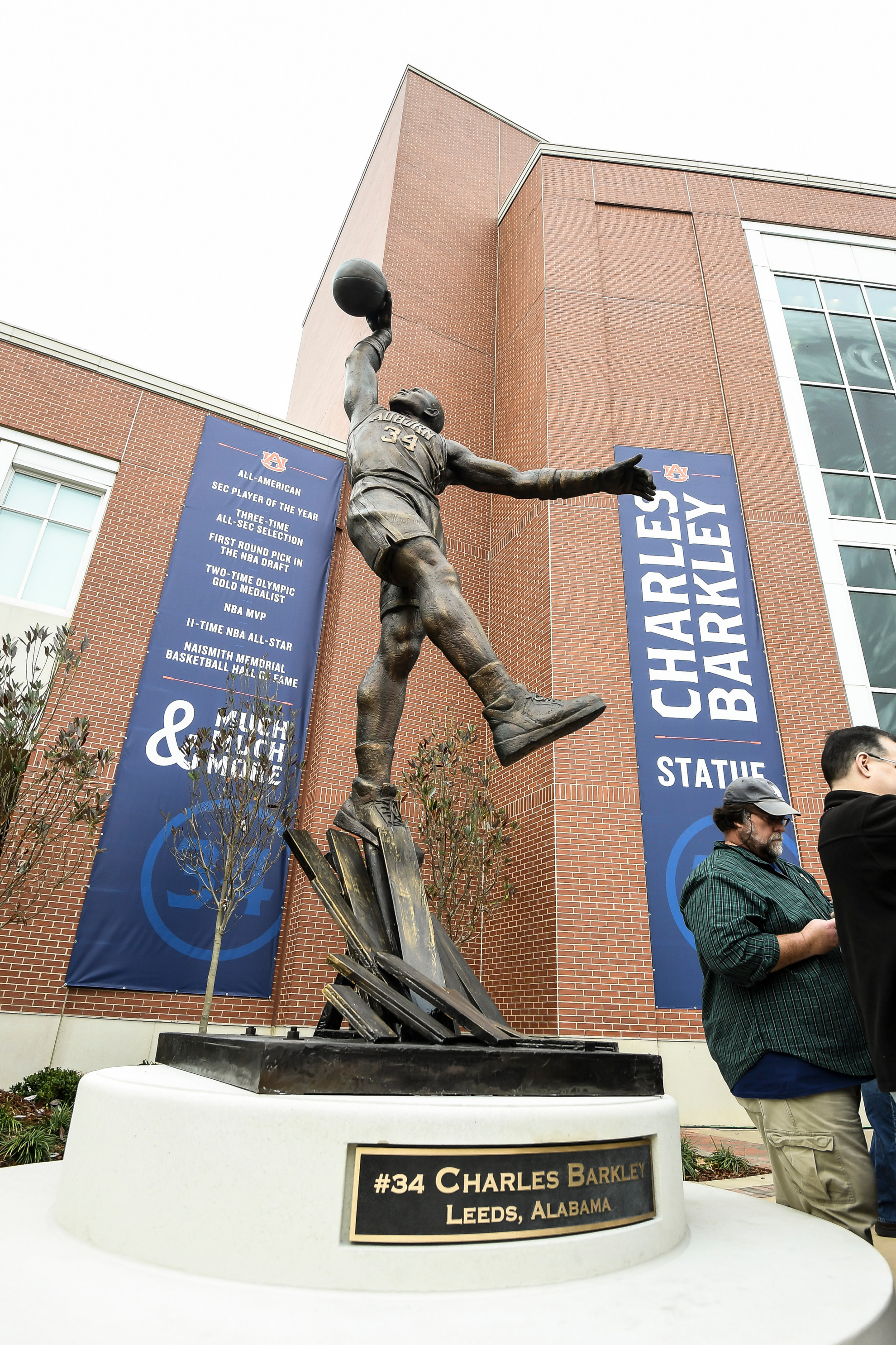 Lot Detail - 1983-93 Charles Barkley 76ers Suns Auburn \, image size:1980x2971