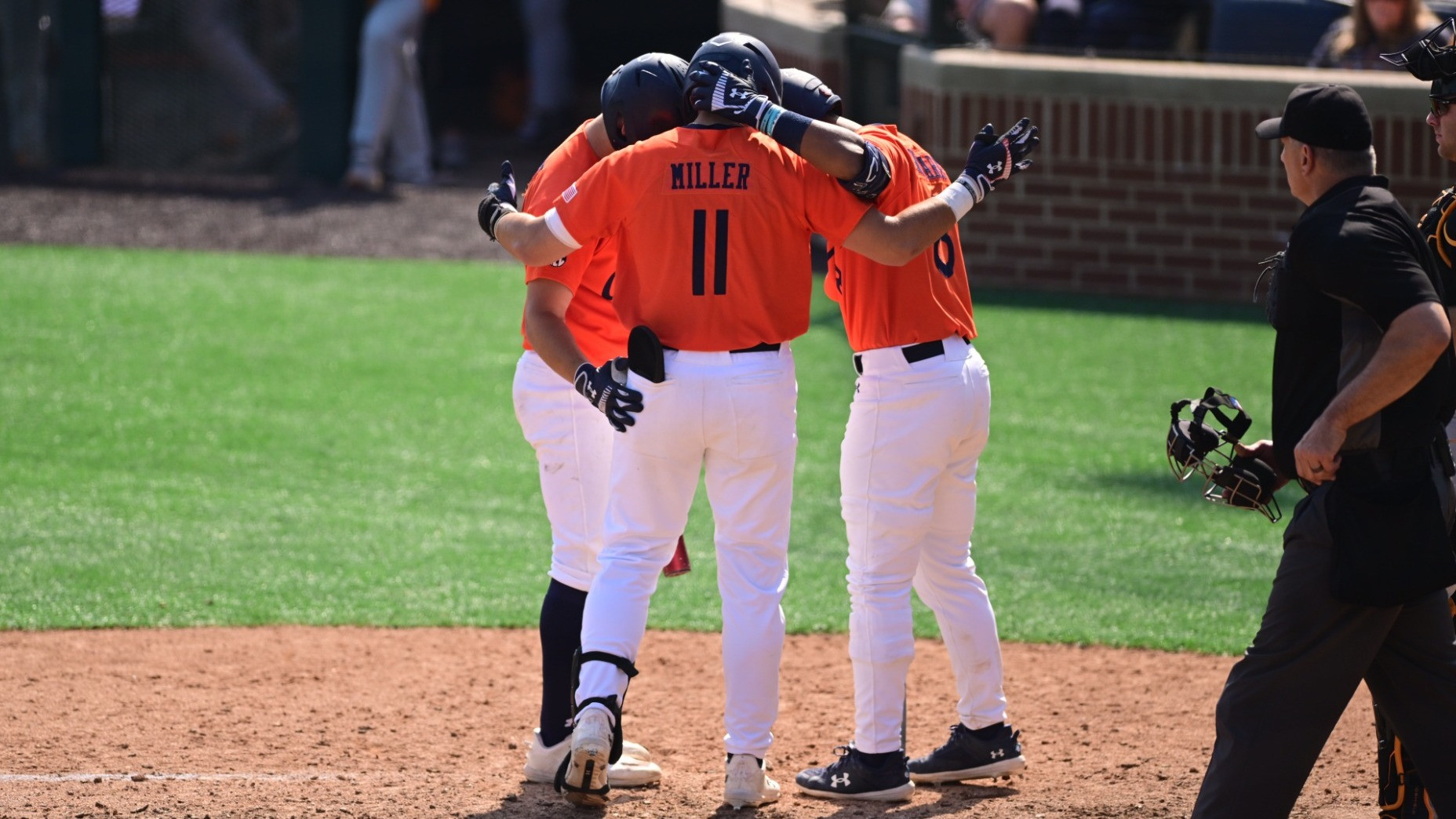 Auburn falls in rubber game vs. No. 4 Tennessee - Auburn Tigers ...