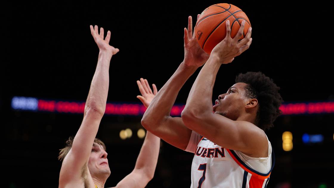 Keyshawn Hall's double-double leads No. 21 Auburn over Chattanooga