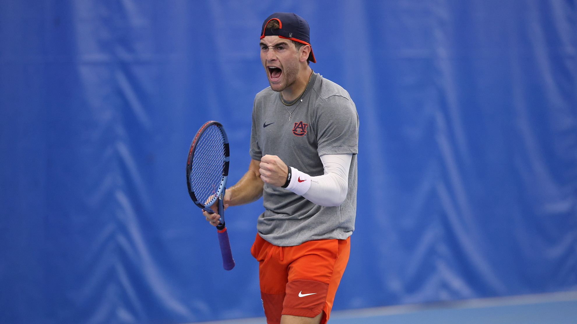 No. 19 Men’s tennis shuts out Alabama in rivalry match - Auburn Tigers ...