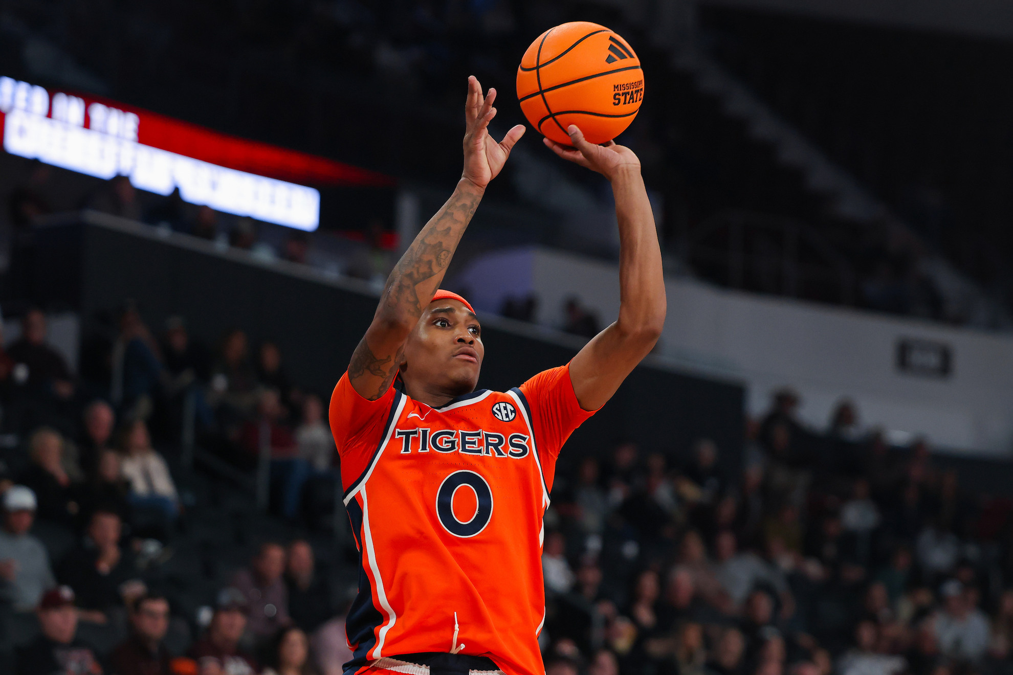 No. 2 Auburn wins at South Carolina, improves to 3-0 in SEC