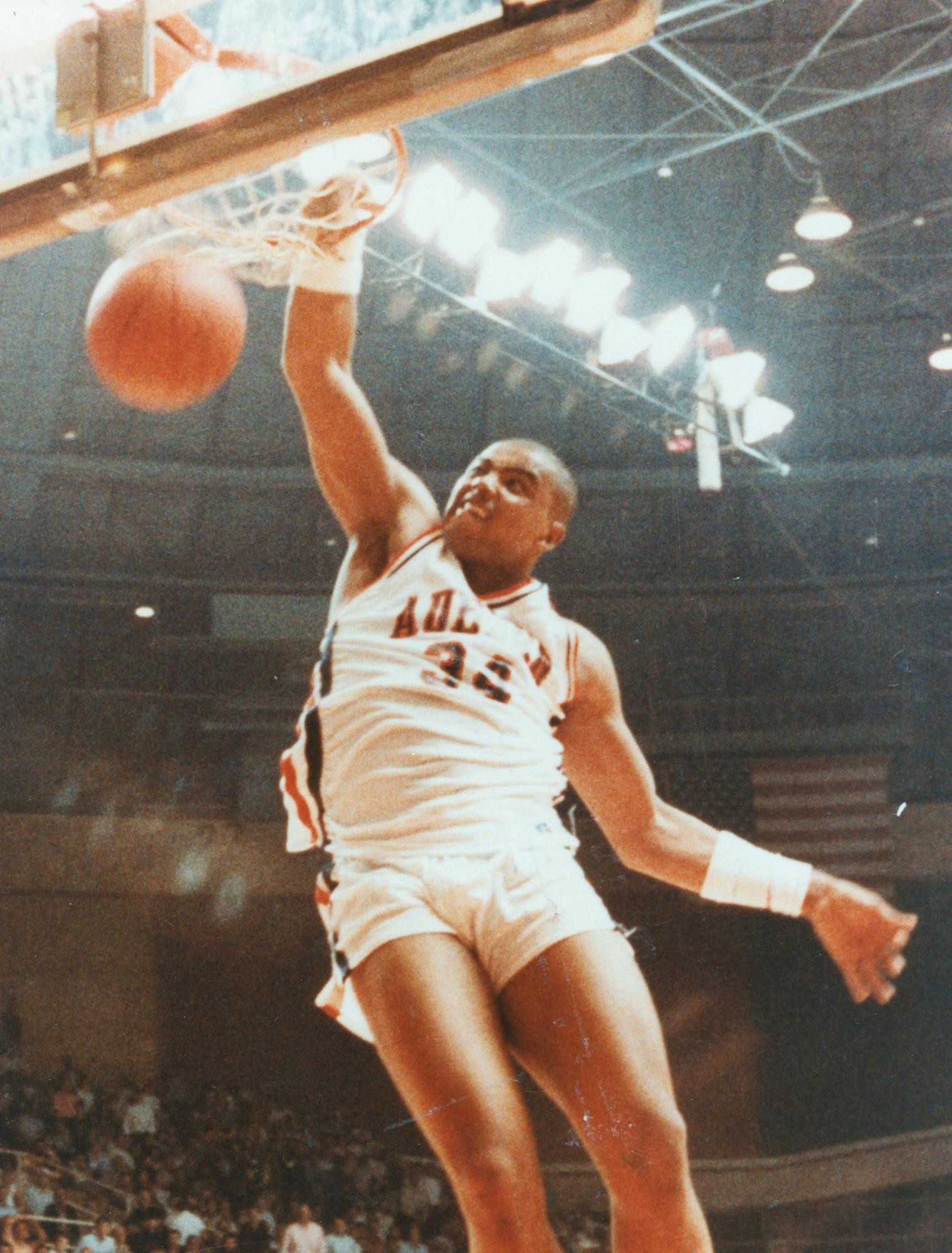 Charles Barkley - Men's Basketball 1981-82 - Auburn Tigers - Official  Athletics Website, image size:1519x2000