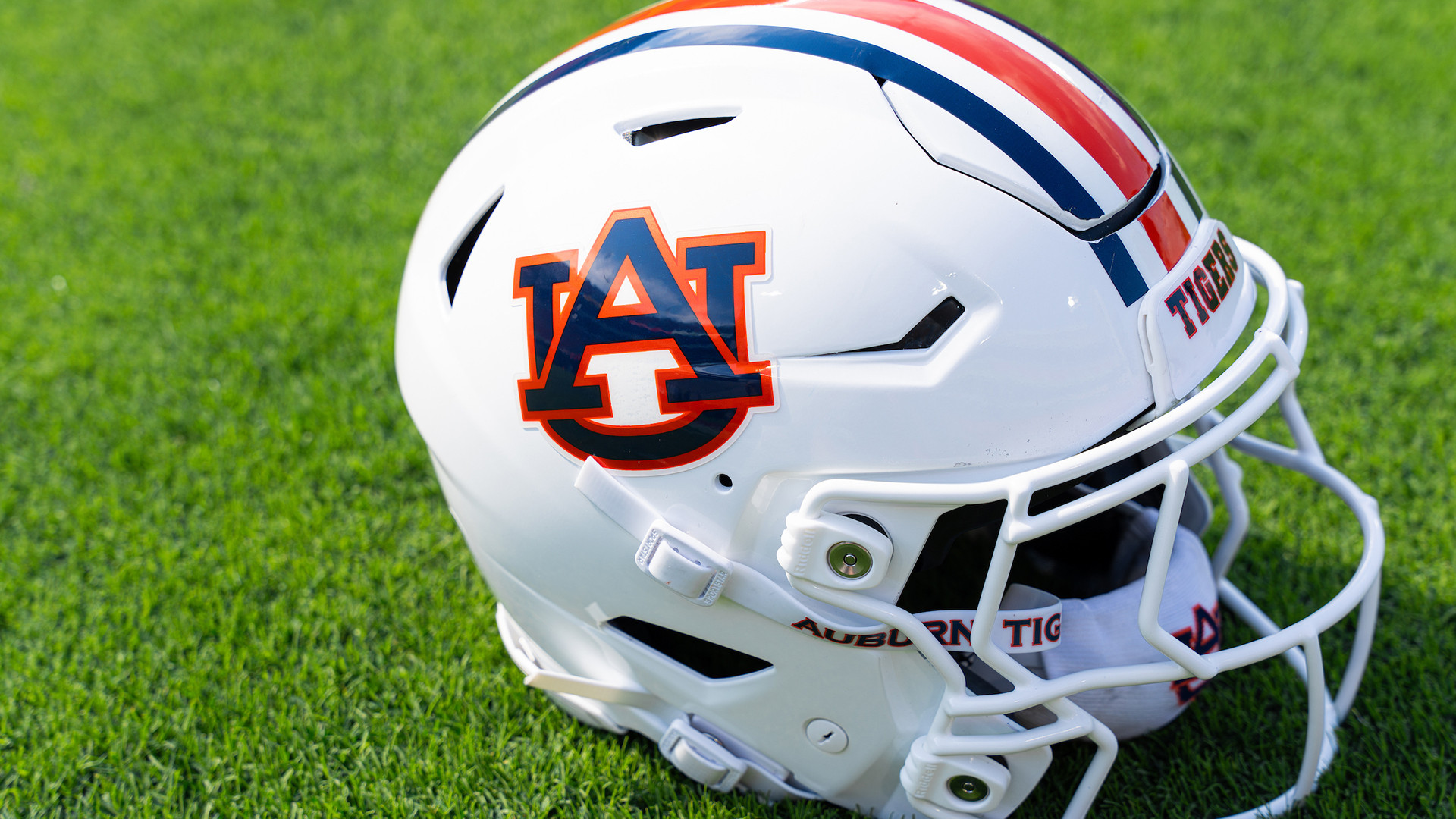 auburn high football helmet Tigers Anyone who gazes upon your Christmas tree will be delighted to see your love for Auburn Football Auburn offers first look at