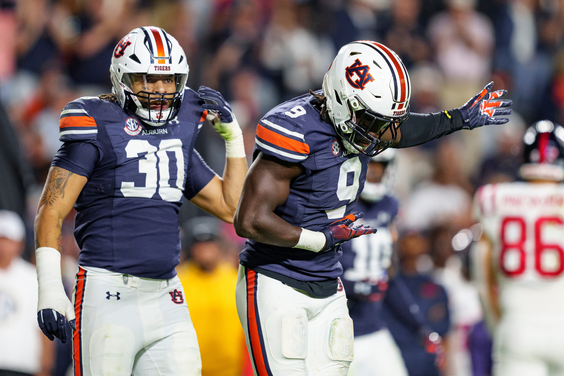 20231021_FB_vs_OleMiss_Asante9_AP_11126