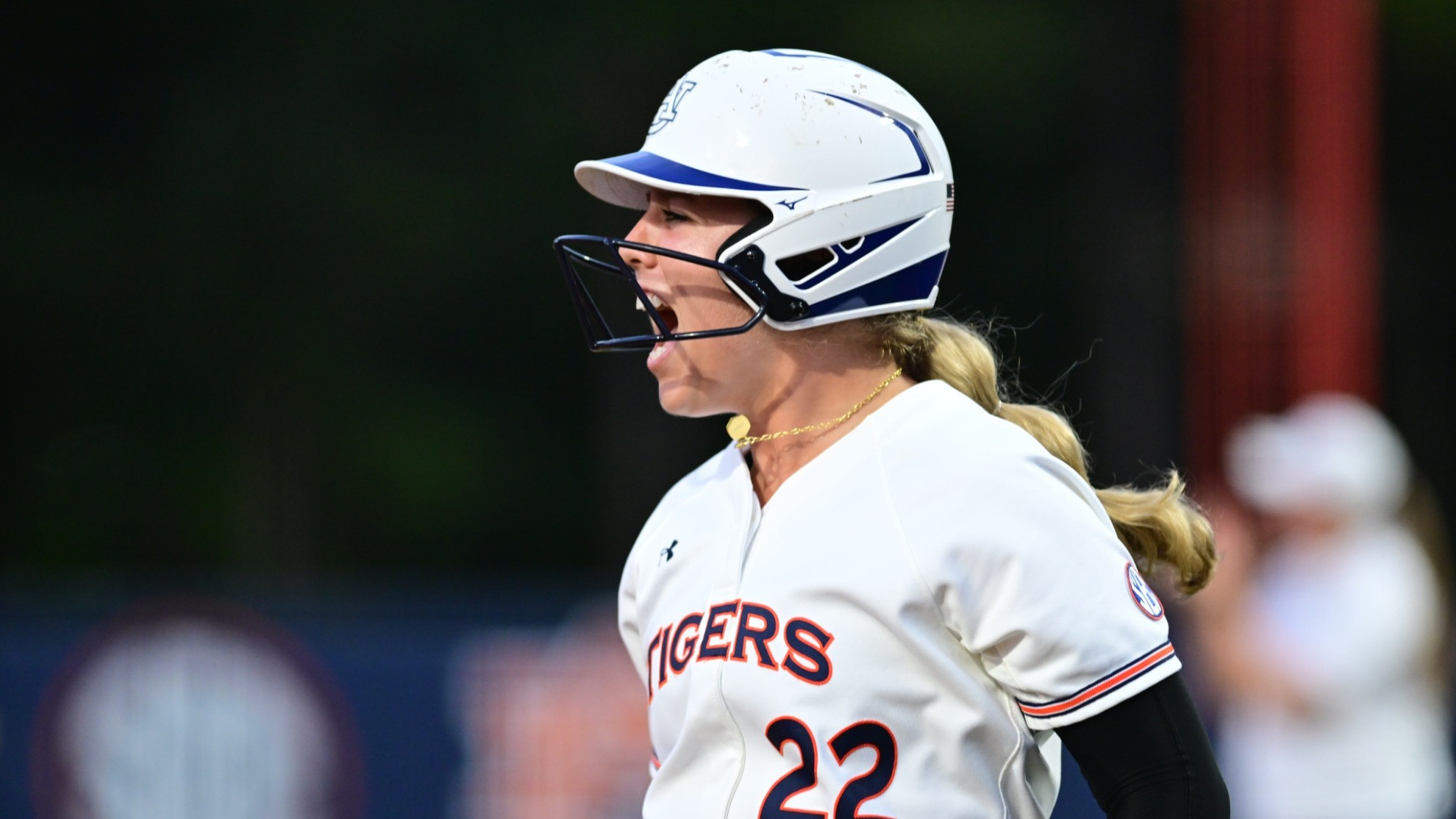 Auburn Softball Outlasts Late Rally Takes Down No 17 Alabama 4 3 Auburn Tigers Official 9643