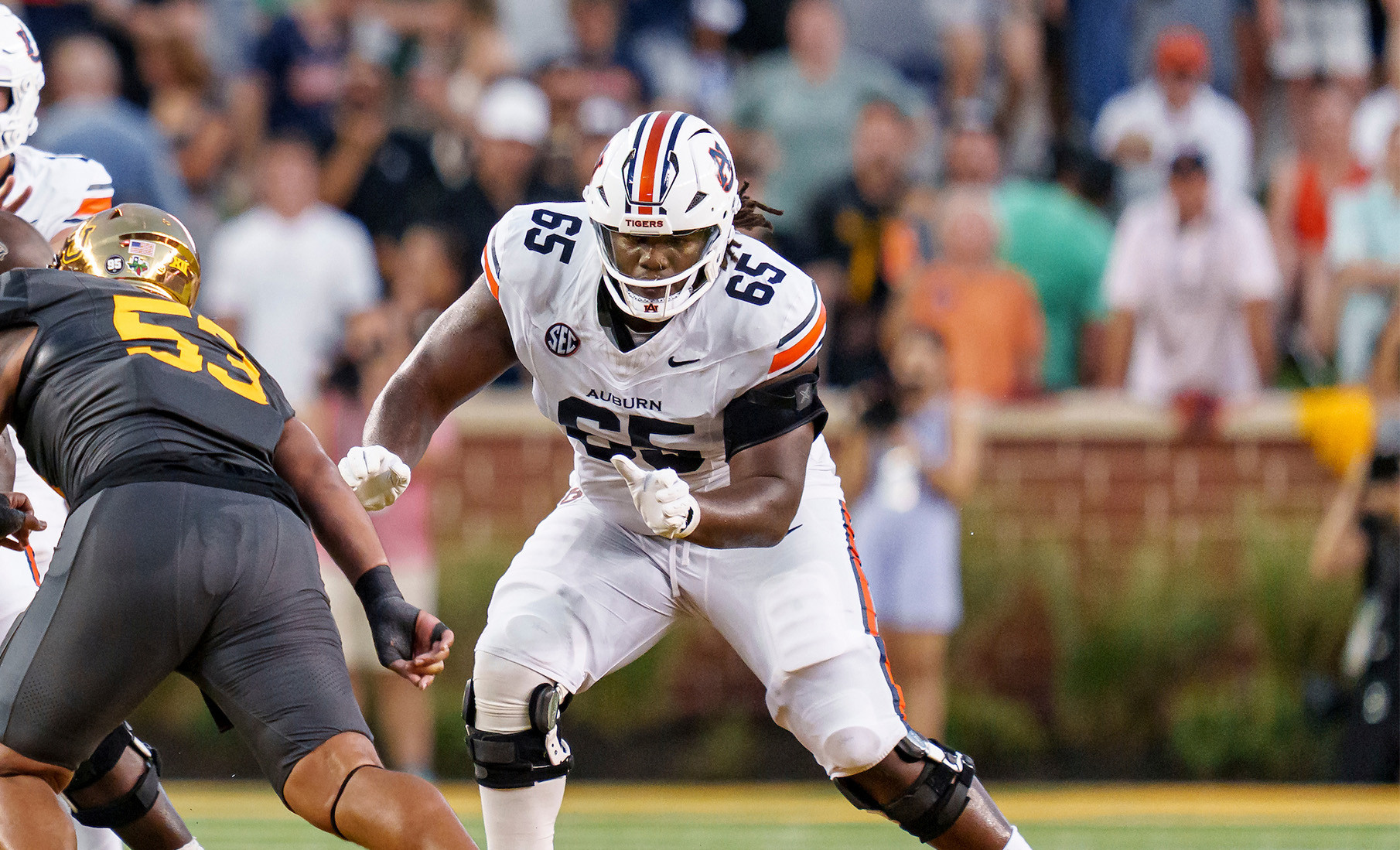 Xavier Chaplin - Football 2025 - Auburn Tigers - Official Athletics Website