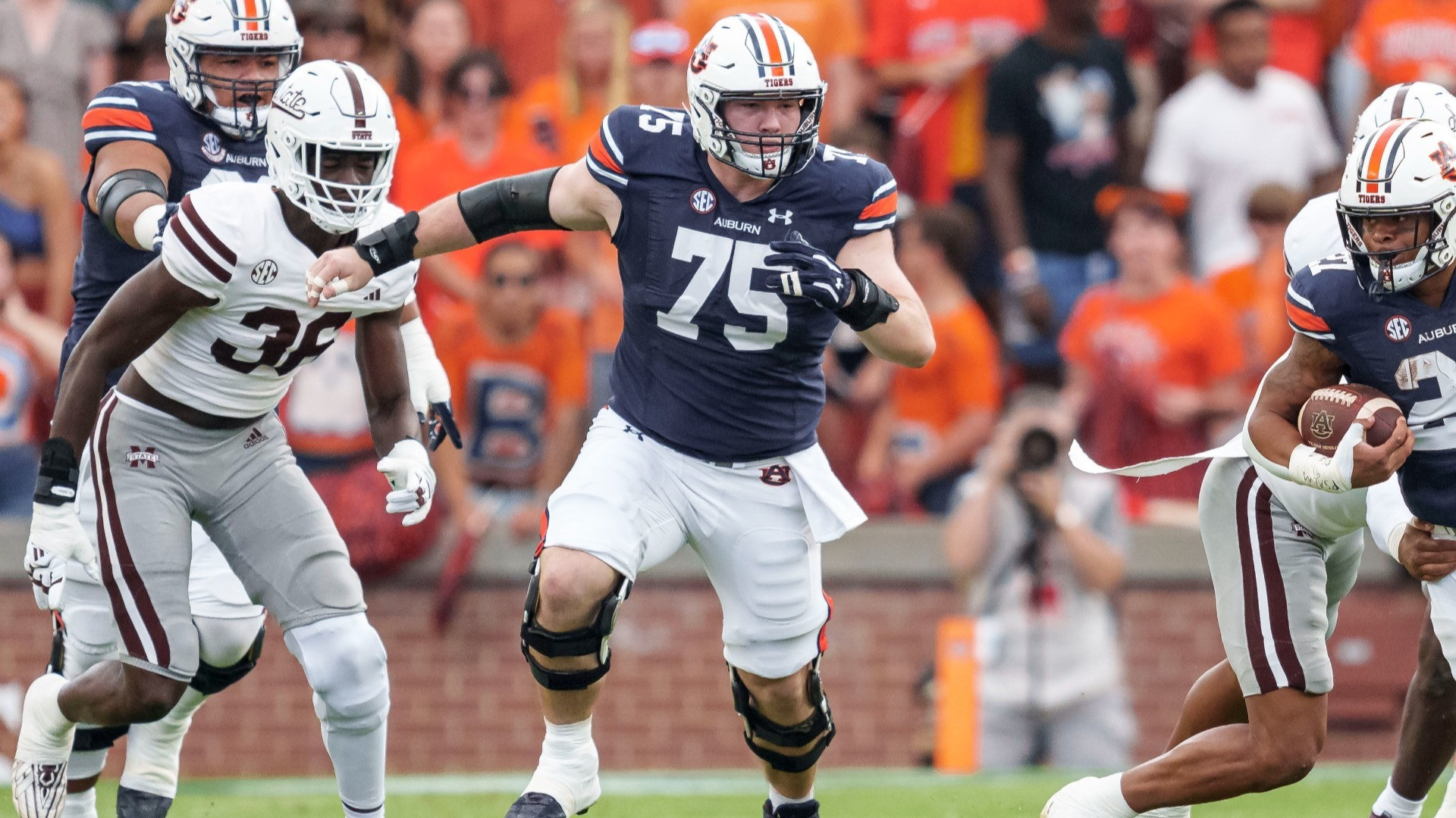Auburn's Connor Lew named to 2024 Rimington Trophy watch list - Auburn Tigers - Official Athletics Website